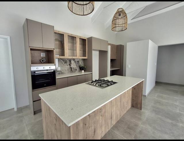 3 BEDROOM HOUSE FOR SALE IN BRITANNIA BAY